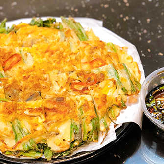 해물파전 Seafood and Spring Onion Jeon